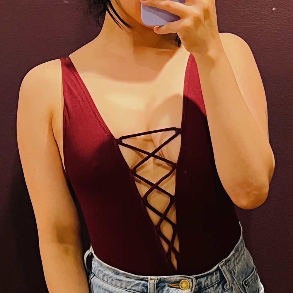 CRISS CROSS BURGUNDY BODYSUIT